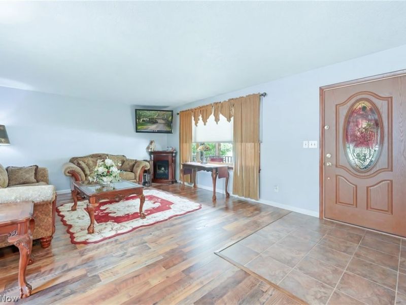 466 Wendemere Drive, Hubbard, OH 44425 Photo 8