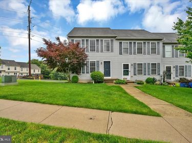 712 KNOLL DRIVE , MOUNT JOY, PA 17552