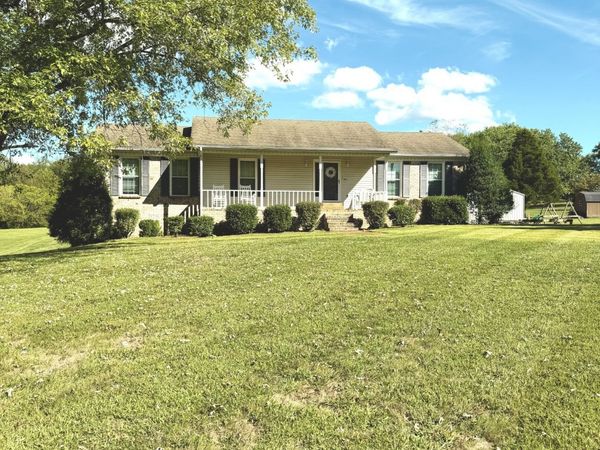 356 Lee Rd , Cottontown, TN 37048