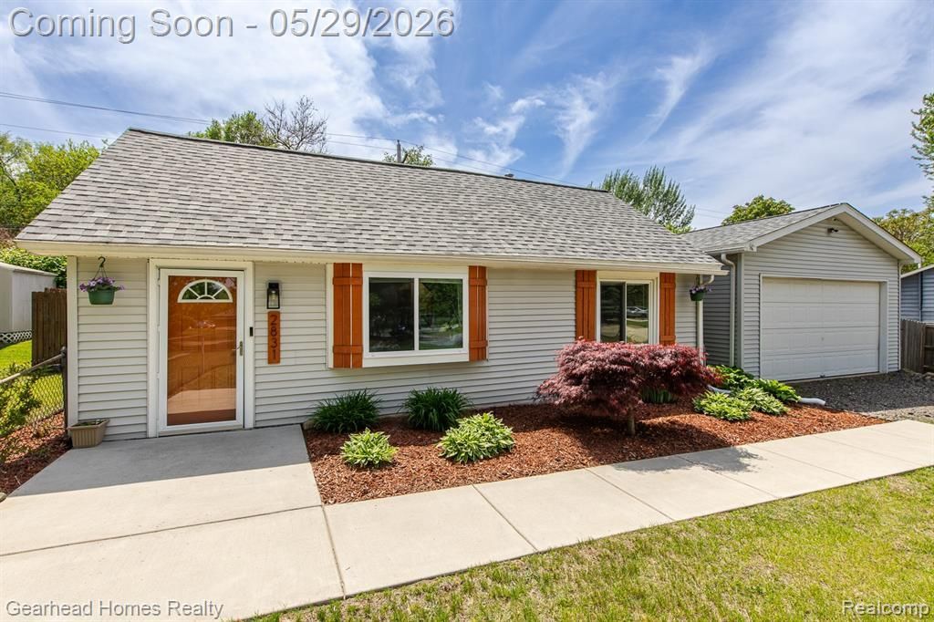 2831 Watkins Lake Road, Waterford Township, MI 48328 Main Photo