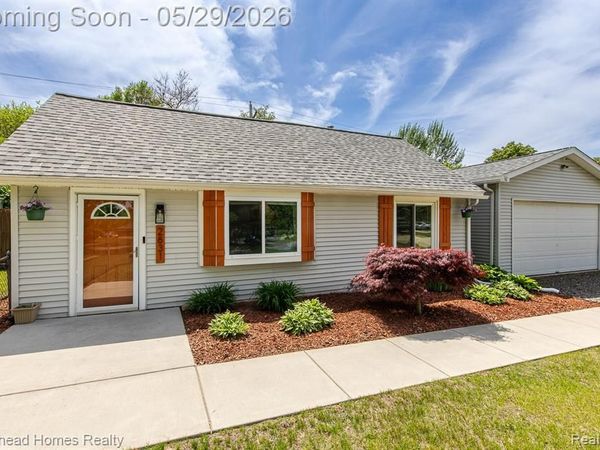 2831 Watkins Lake Road, Waterford Twp, MI 48328