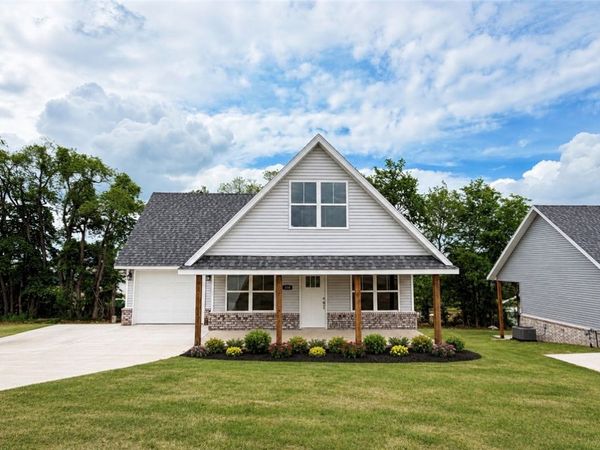 348 LaVona Lane , Huntsville, AR 72740