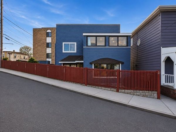 2 Sagamore St, Revere, MA 02151