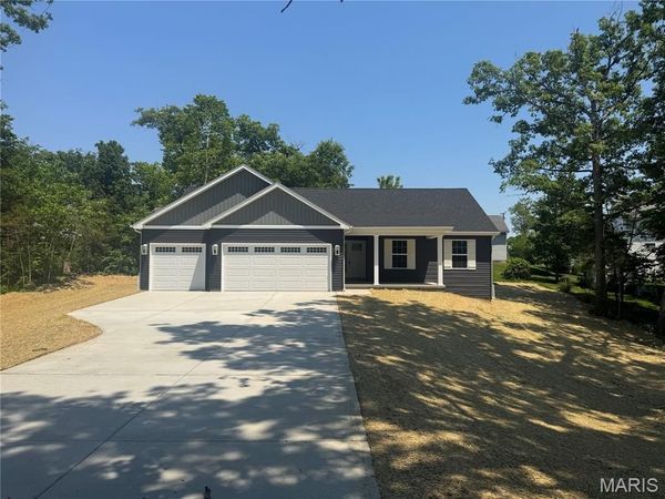 1085 Creech School Road , Moscow Mills, MO 63362