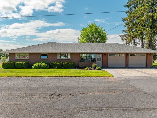 17 N 7th St, Almira, WA 99103