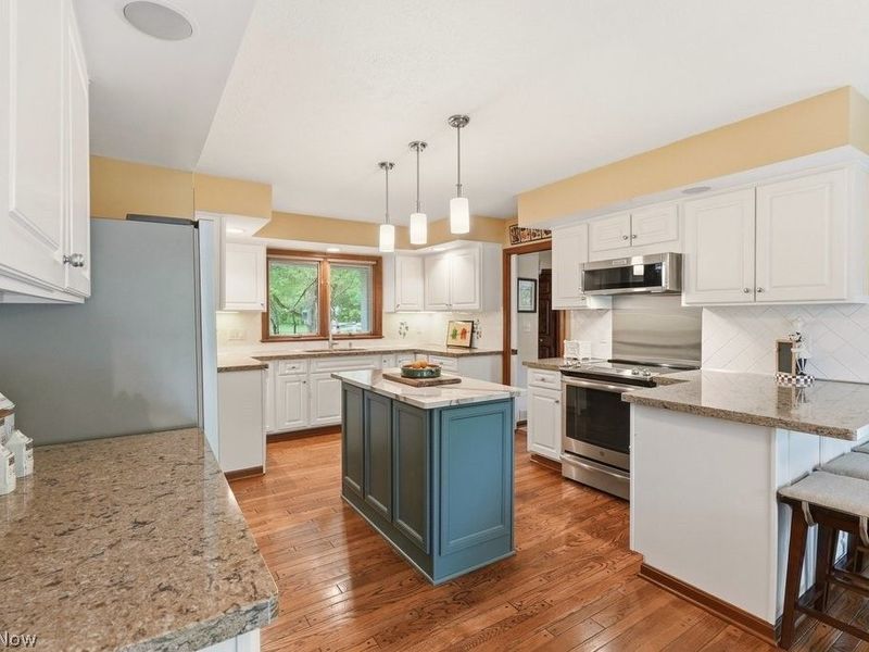 104 Manor Brook Drive, Chagrin Falls, OH 44022 Photo 10