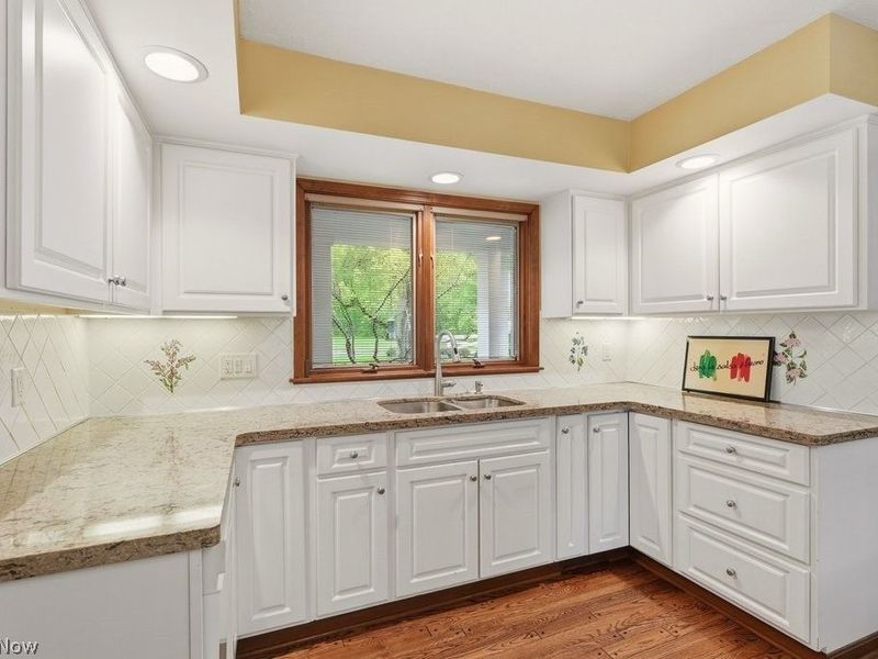 104 Manor Brook Drive, Chagrin Falls, OH 44022 Photo 12