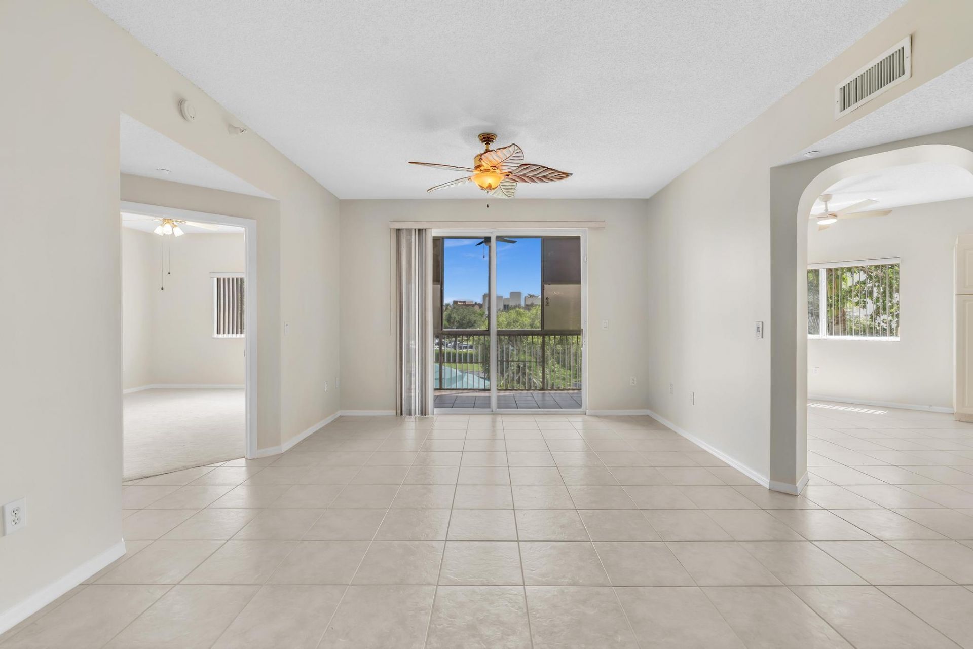 7775 Southampton Terrace, Unit 307, Tamarac, FL 33321 Photo