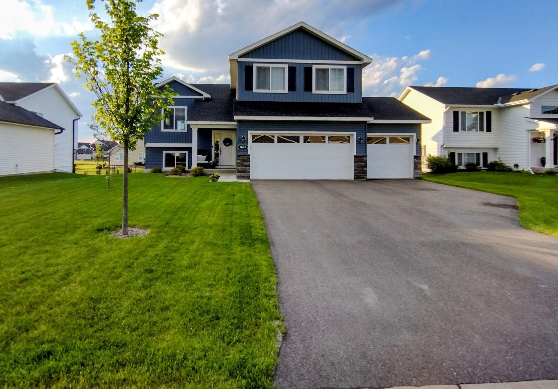 1622 Oak Ridge Street , Hanover, MN 55341
