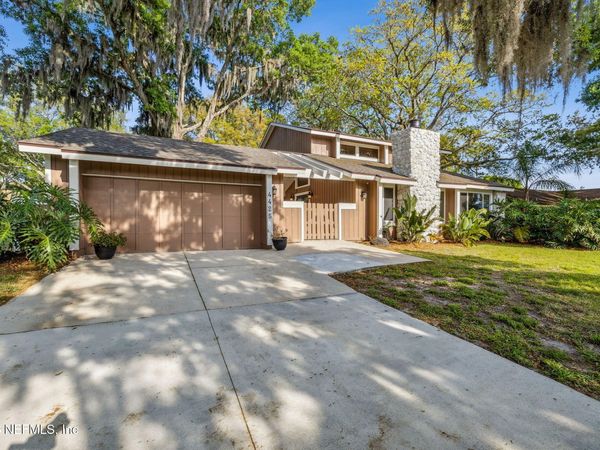 4425 BEACON Drive W, Jacksonville, FL 32225