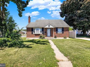 4011 KUTZTOWN ROAD, TEMPLE, PA 19560