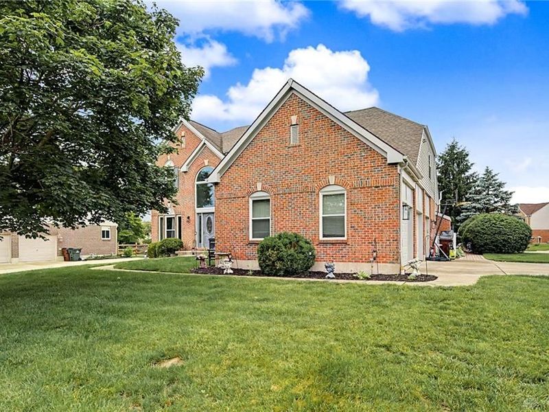 215 Beckley Farm Way, Springboro, OH 45066 Photo 2