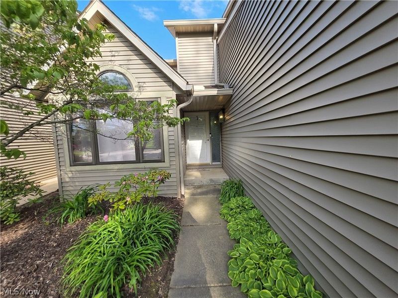 29 Lethbridge Lane , Copley, OH 44321 Photo 2