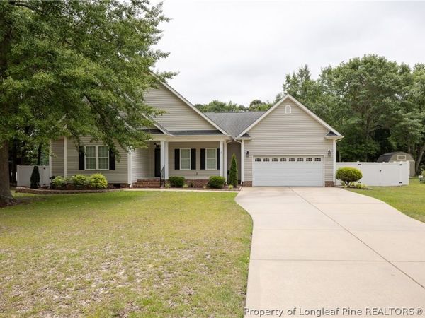294 Pinecroft Drive, Dunn, NC 28334