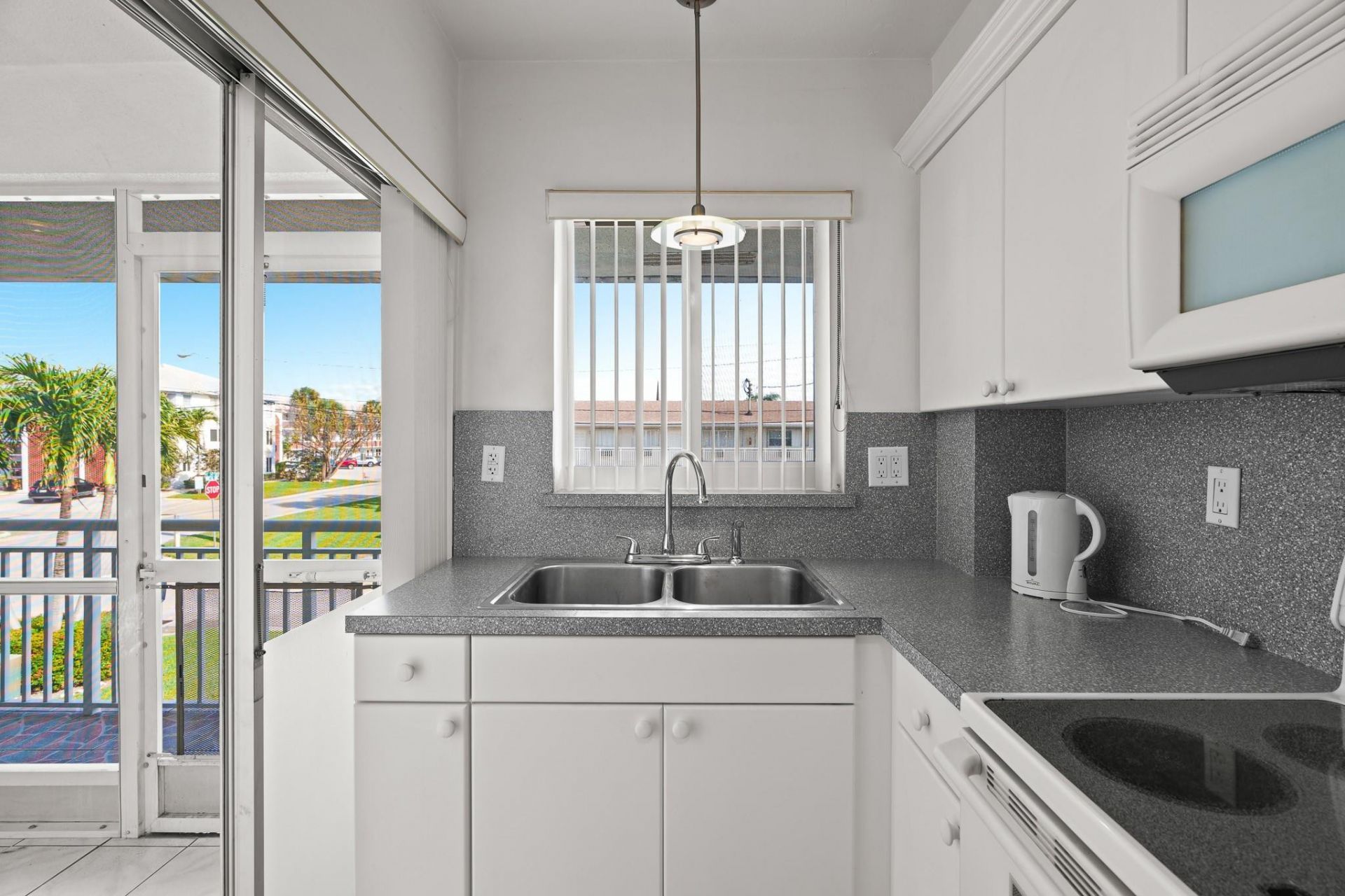 2100 NE 38th Street, Unit 243, Lighthouse Point, FL 33064 Photo