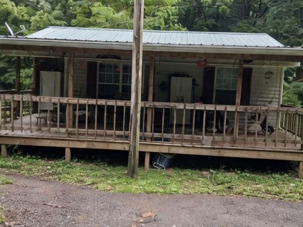 2750 Lyle Hollow Rd, Palmyra, TN 37142