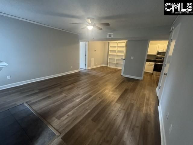 448 Deerwood Street  Photo 9