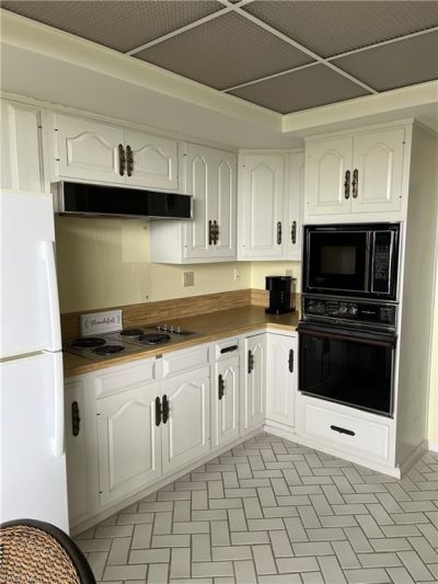 6075 Pelican Bay Blvd , Unit 1204, Naples, FL 34108 Photo