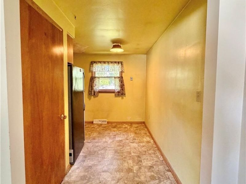 307 W 9th Street, Salem, OH 44460 Photo 7