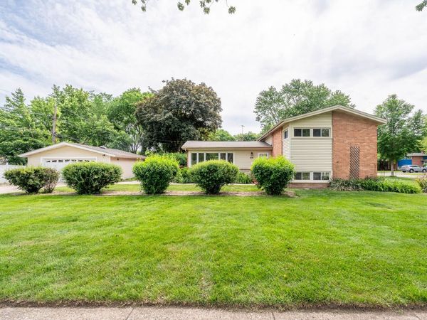 274 Pleasant Hill Boulevard , Palatine, IL 60067