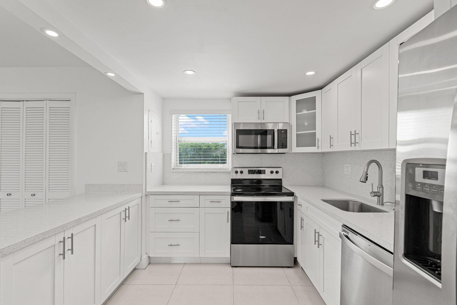9170 Fontainebleau Boulevard, Unit 301, Miami, FL 33172 Photo