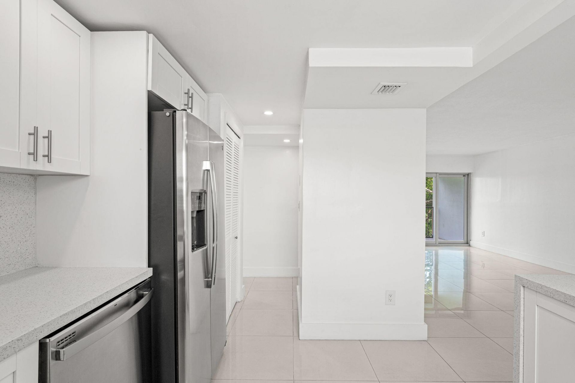 9170 Fontainebleau Boulevard, Unit 301, Miami, FL 33172 Photo