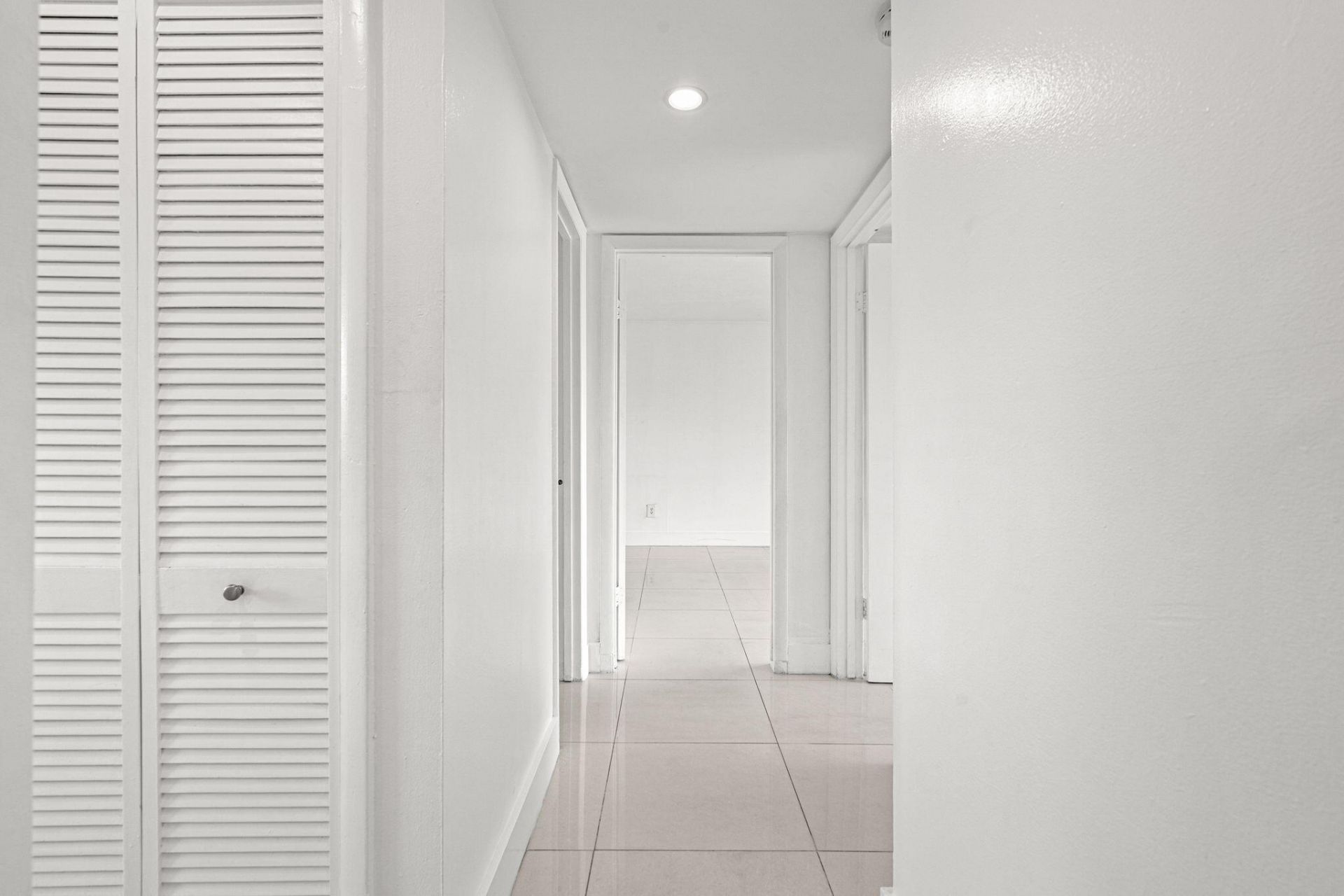 9170 Fontainebleau Boulevard, Unit 301, Miami, FL 33172 Photo