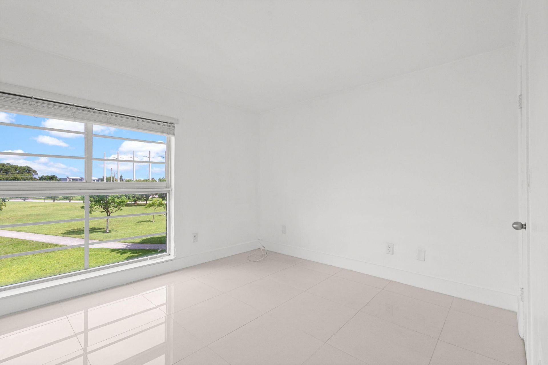 9170 Fontainebleau Boulevard, Unit 301, Miami, FL 33172 Photo