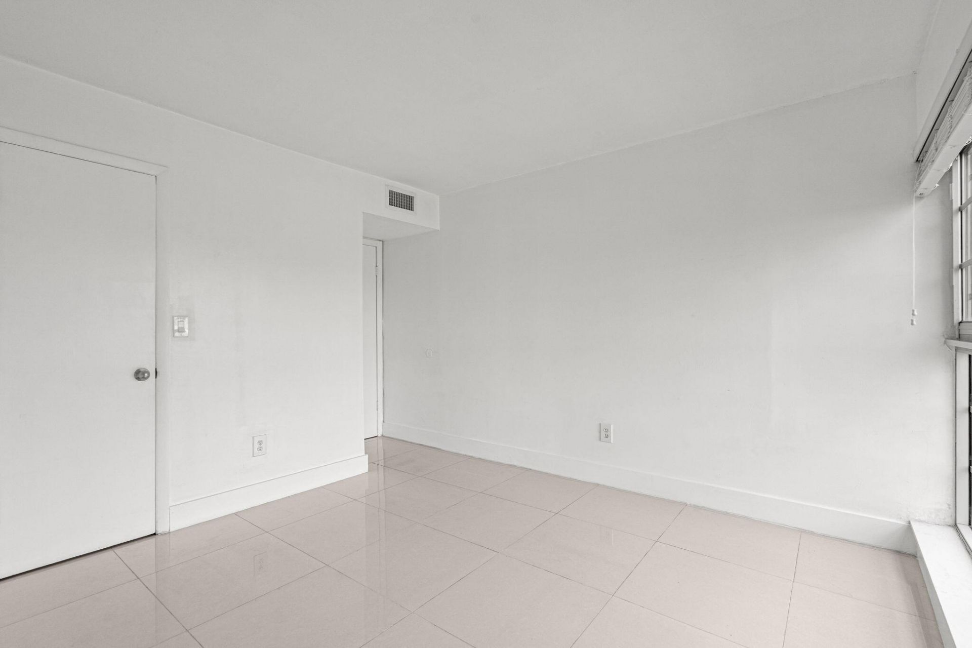 9170 Fontainebleau Boulevard, Unit 301, Miami, FL 33172 Photo