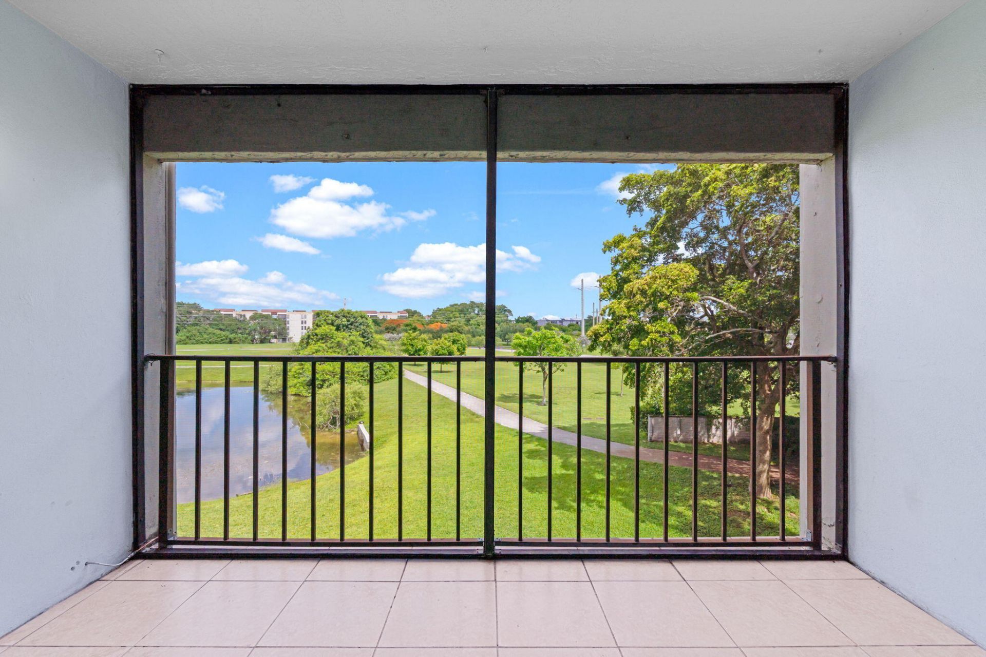 9170 Fontainebleau Boulevard, Unit 301, Miami, FL 33172 Photo
