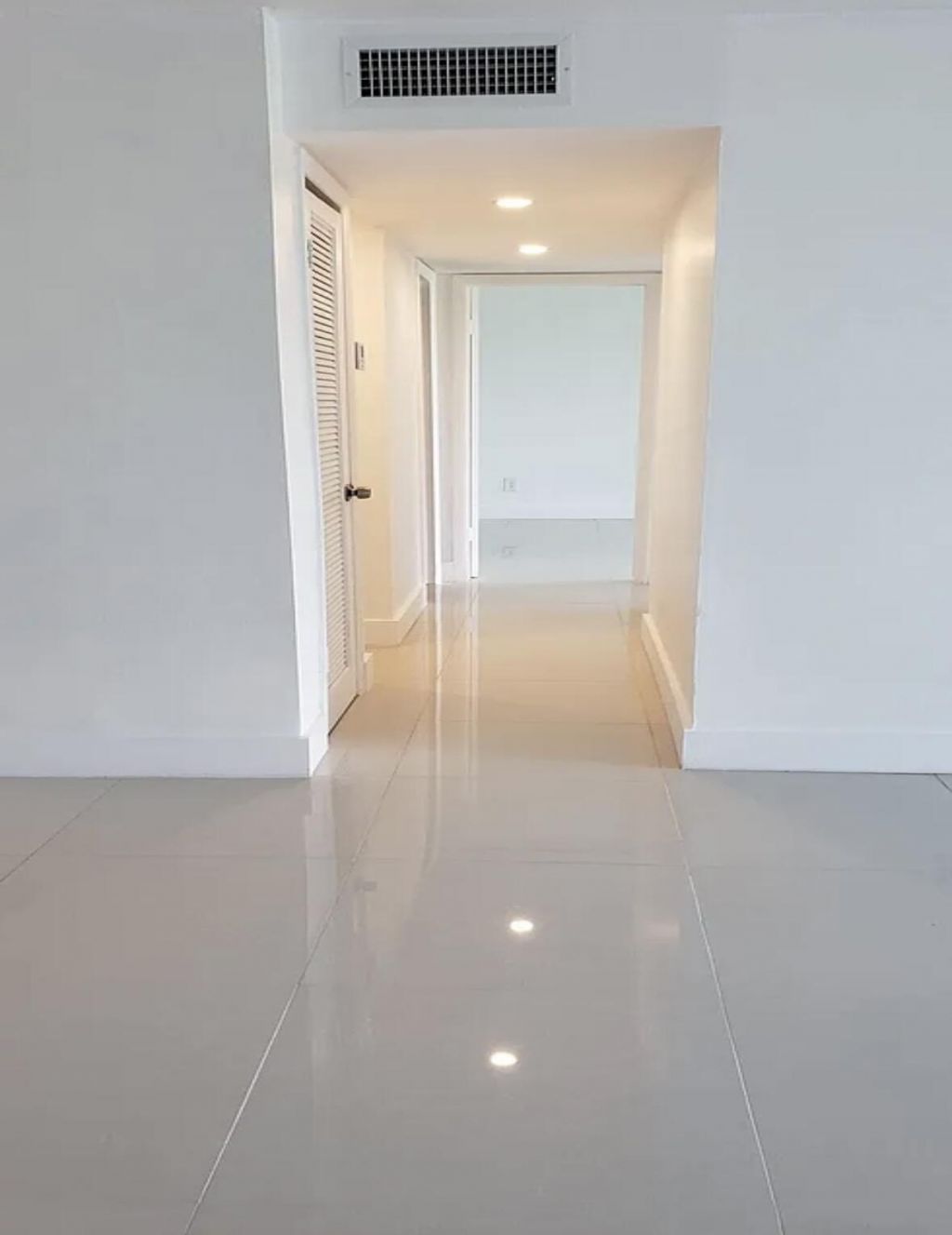 9170 Fontainebleau Boulevard, Unit 301, Miami, FL 33172 Photo