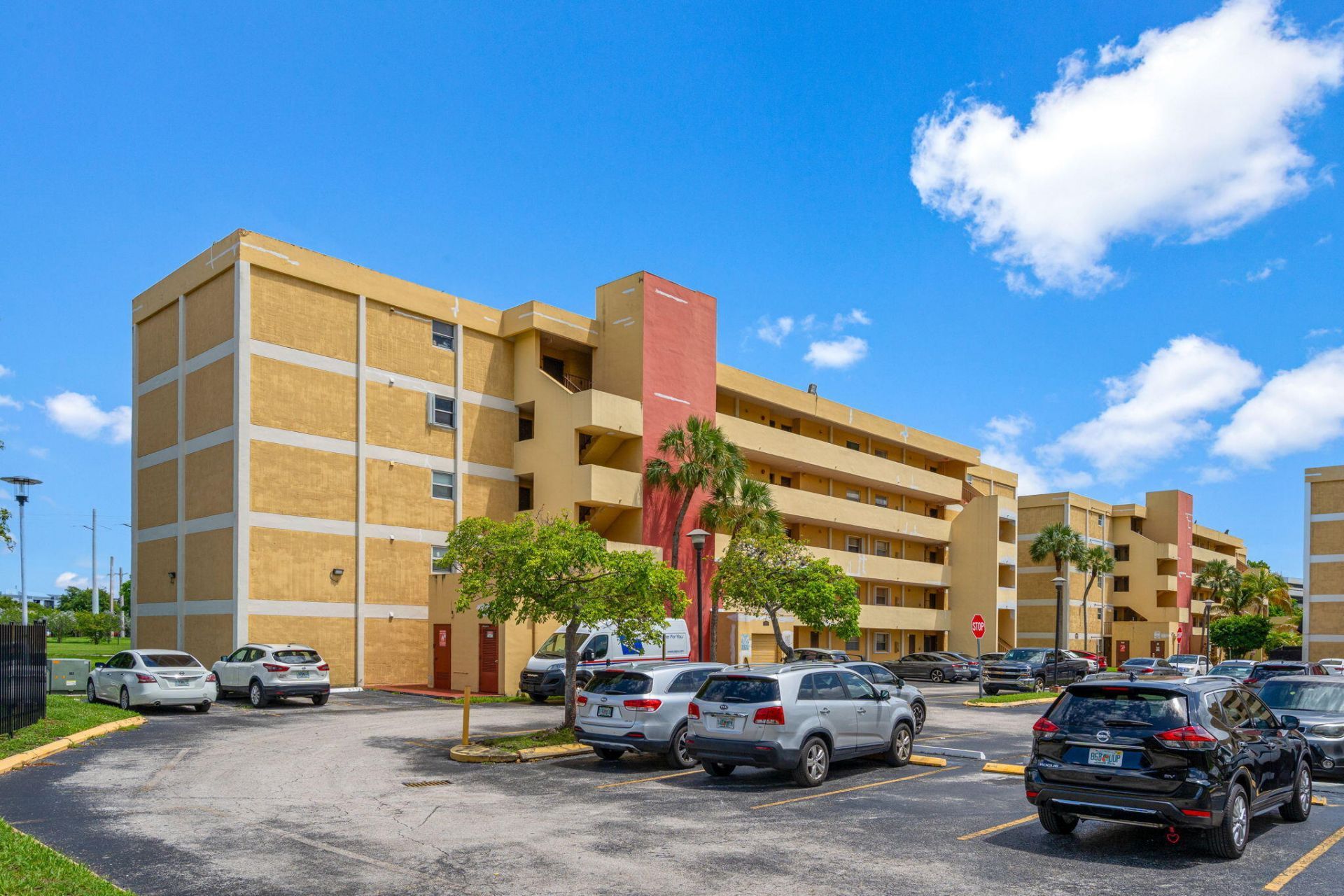 9170 Fontainebleau Boulevard, Unit 301, Miami, FL 33172 Photo