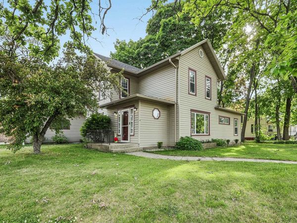 1 W Madison Avenue, Milton, WI 53563
