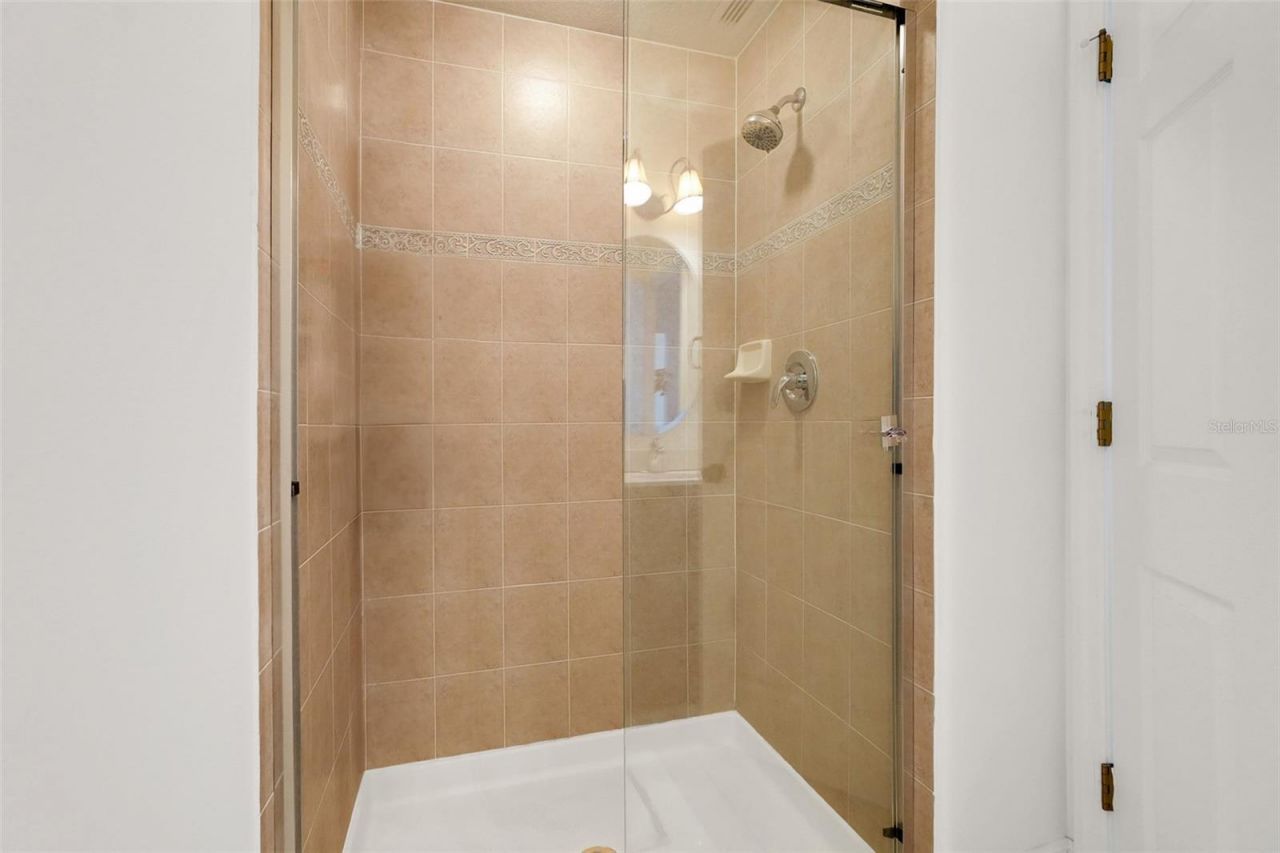 1631 Lakemont Avenue, Orlando, FL 32814 Photo
