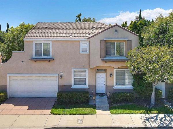 1845 Raymond Avenue, Signal Hill, CA 90755