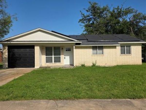 4325 Gram Lane, Bellmead, TX 76705