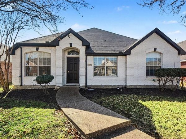 5609 Phoenix Drive, The Colony, TX 75056
