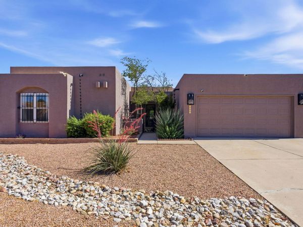 7442 Stag Horn Drive NW, Albuquerque, NM 87120