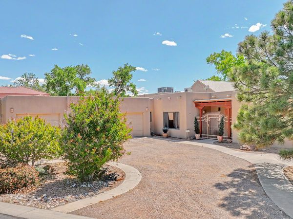 315 Laguna Seca Lane NW, Albuquerque, NM 87104