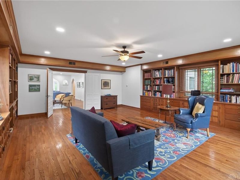 451 E Schantz Avenue, Oakwood, OH 45409 Photo 11