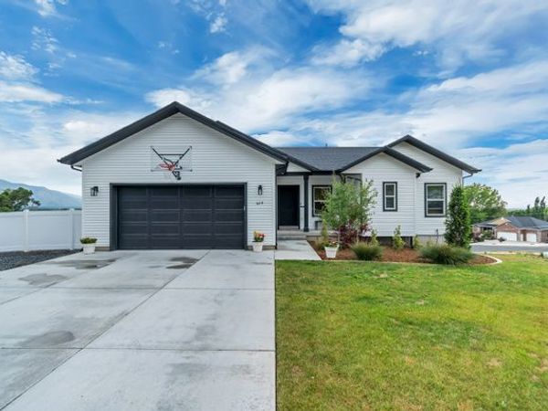 629 W ELBERTA DR , Pleasant View, UT 84414