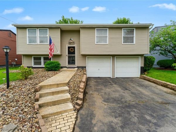 811 Illinois Avenue , McDonald, OH 44437