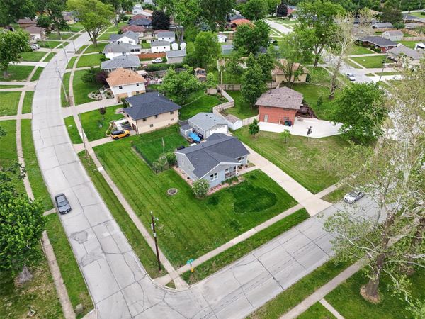 7323 Maple Drive, Urbandale, IA 50322