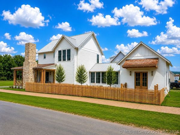 62 Hill Street, Carlton Landing, OK 74432