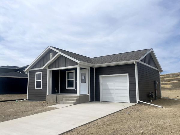 325 N VALLEY DR, Rapid City, SD 57701