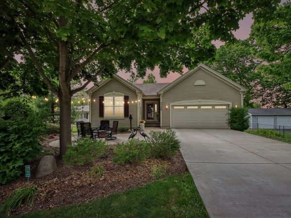 150 Forest Avenue, Fox Lake, IL 60020