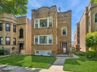 6630 N Maplewood Avenue, Chicago, IL 60645 primary photo
