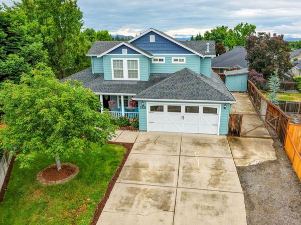 545 Diego Court, Central Point, OR 97502