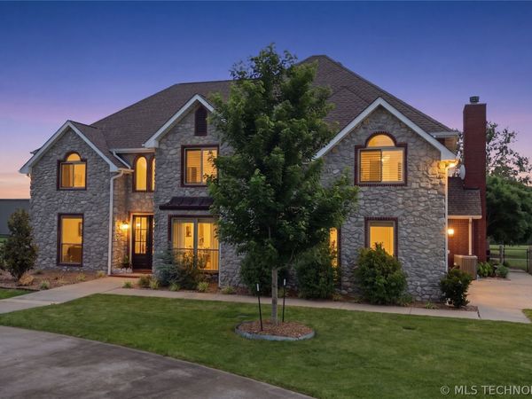 5868 W 493, Pryor, OK 74361