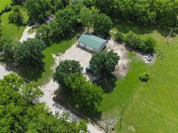 22898 Valley Road, Lacygne, KS 66040